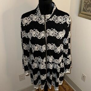 Erin London black white‎ scalloped lace high collar zip up relaxed top Sz XL